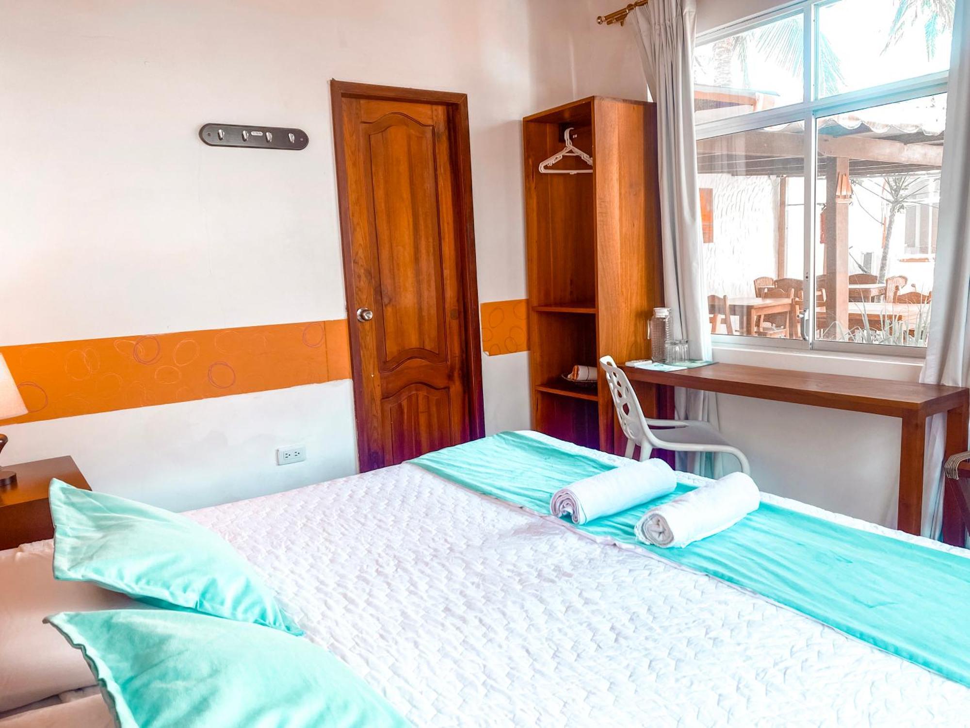 Hotel Coral Blanco With High Speed Internet Starlink And Galapagos Tour Operator Puerto Villamil Exterior photo