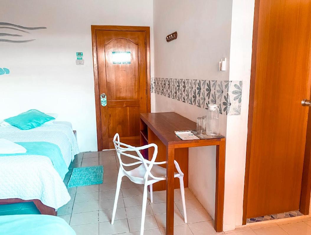 Hotel Coral Blanco With High Speed Internet Starlink And Galapagos Tour Operator Puerto Villamil Exterior photo